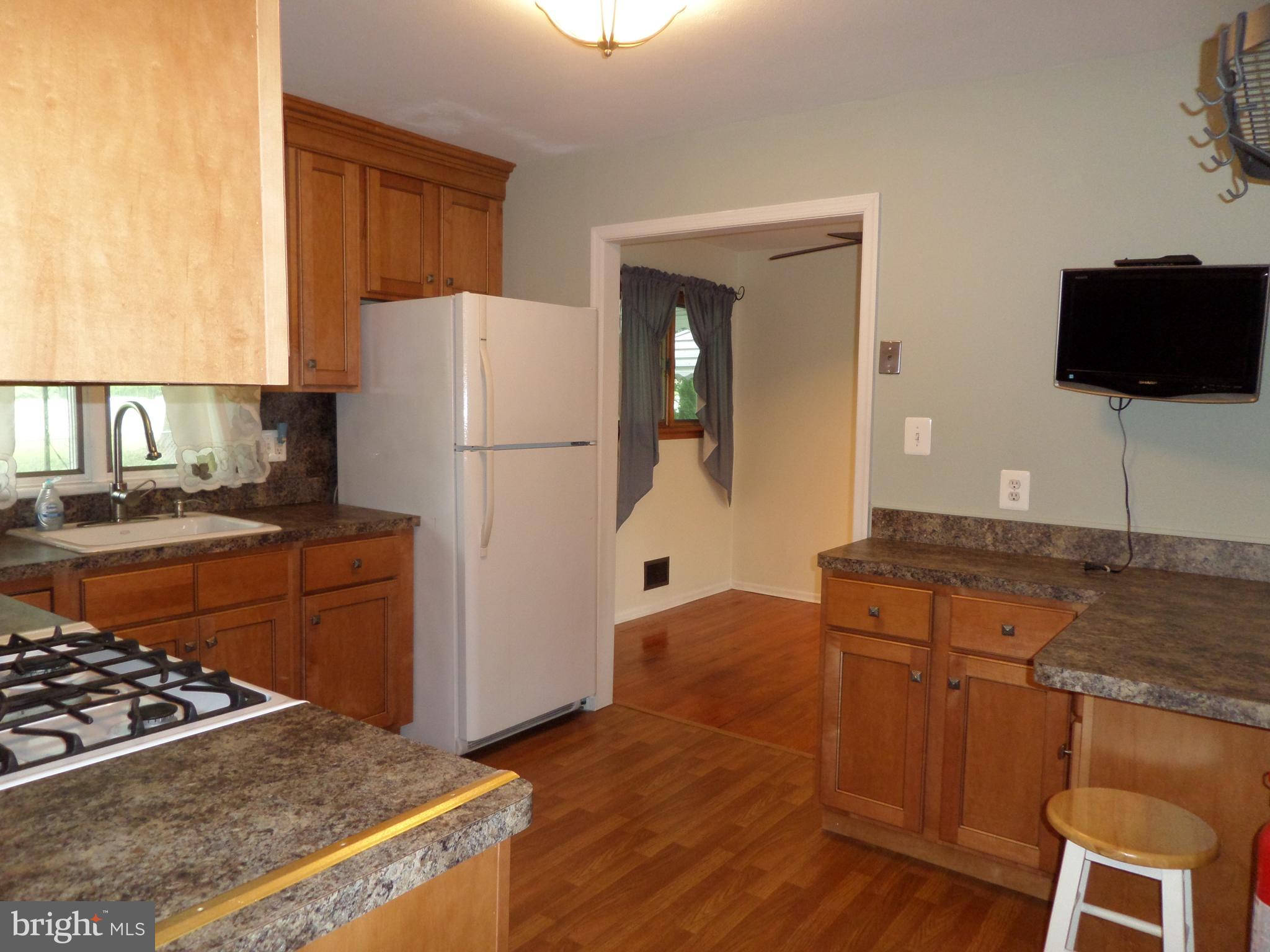19 Hempstead Road Hamilton, NJ 08610 - Photo 15 of 42 Kitchen