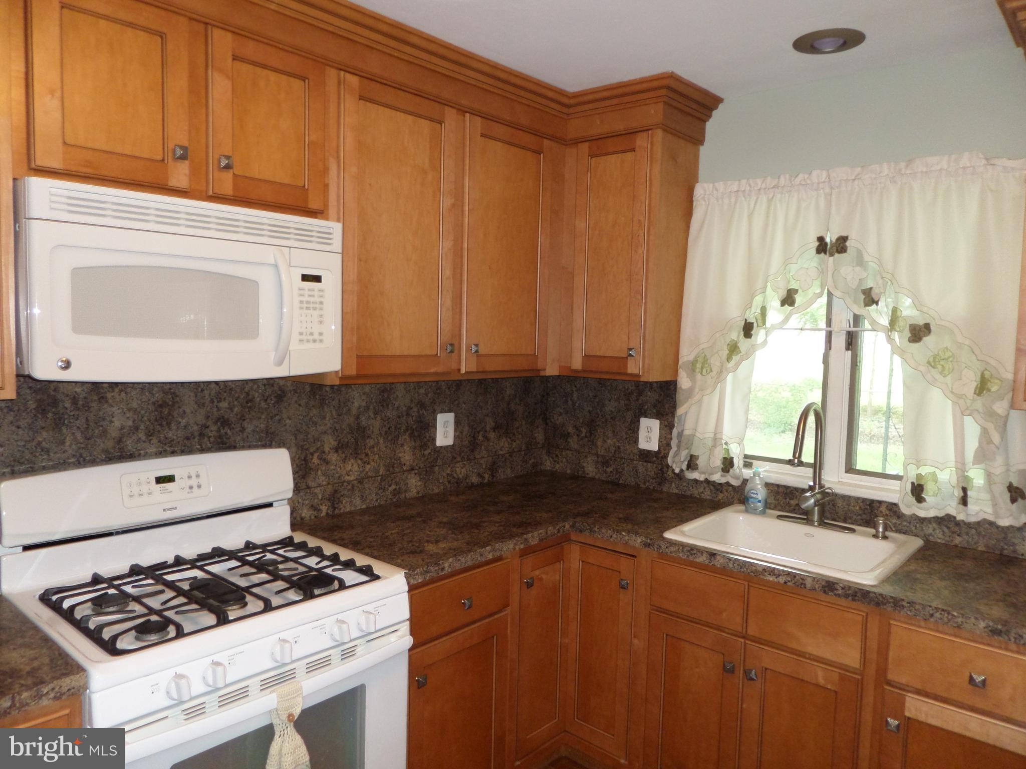 19 Hempstead Road Hamilton, NJ 08610 - Photo 16 of 42 Kitchen