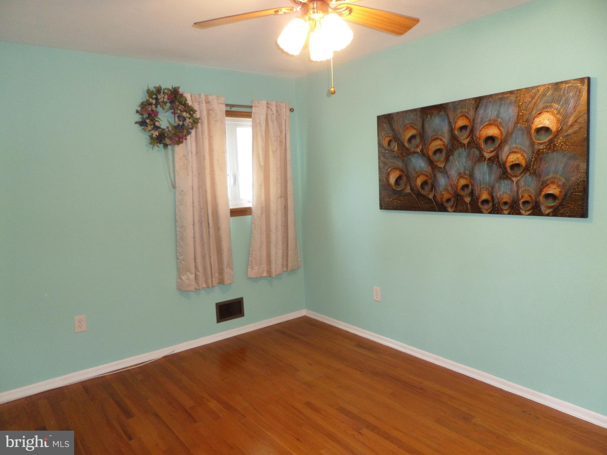 19 Hempstead Road Hamilton, NJ 08610 - Photo 22 of 42 Second bedroom