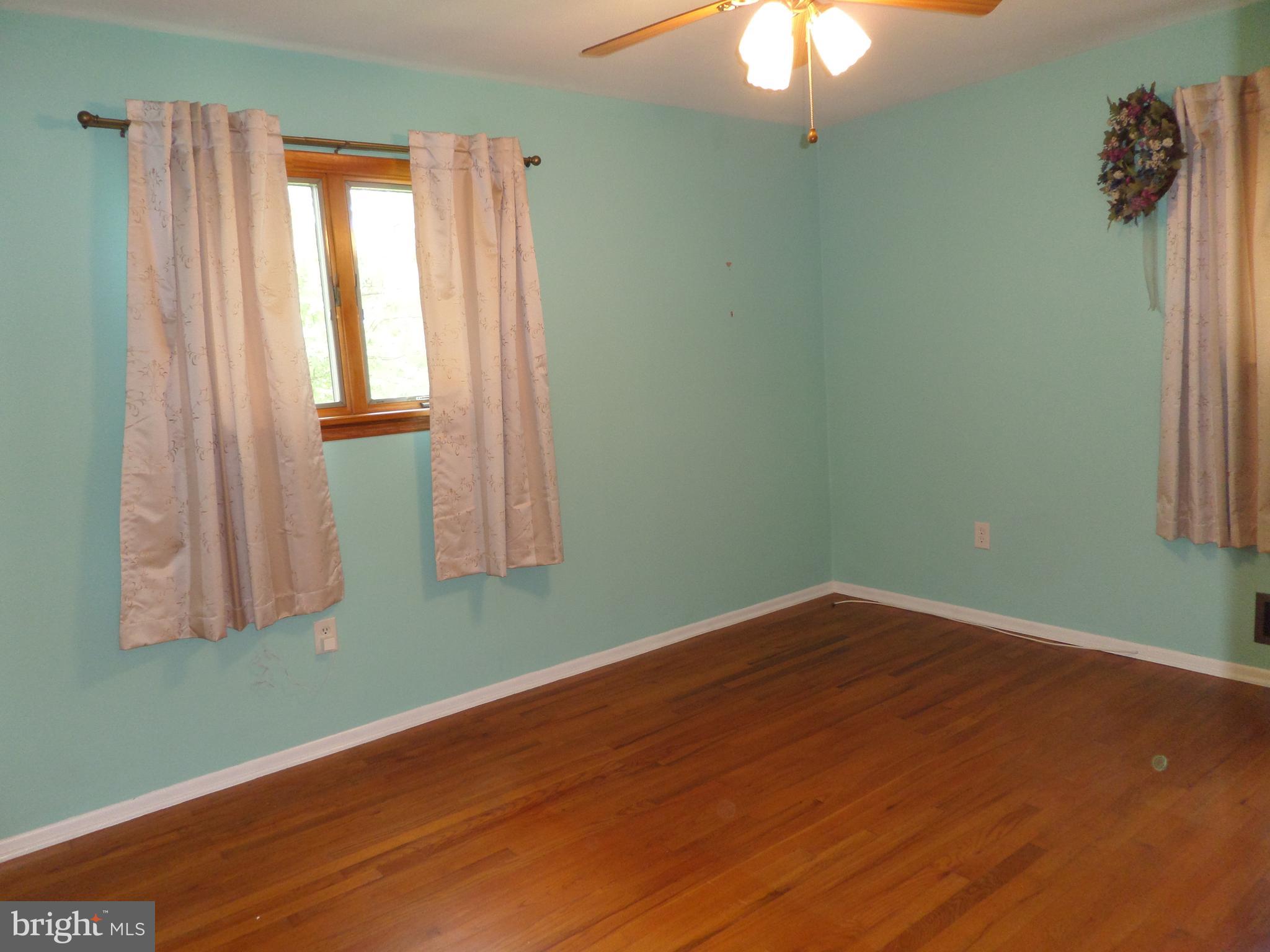 19 Hempstead Road Hamilton, NJ 08610 - Photo 24 of 42 Second bedroom