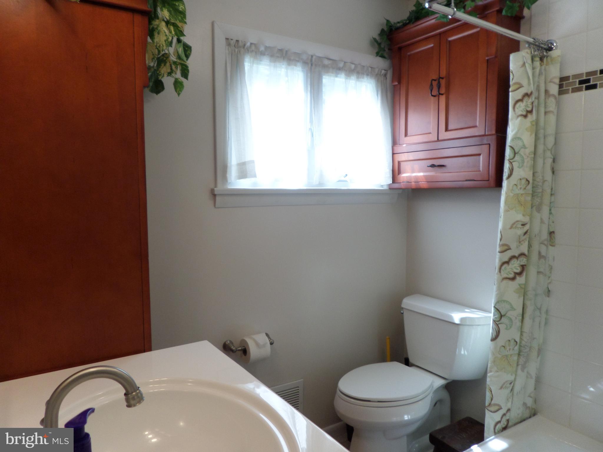 19 Hempstead Road Hamilton, NJ 08610 - Photo 27 of 42 Full bath