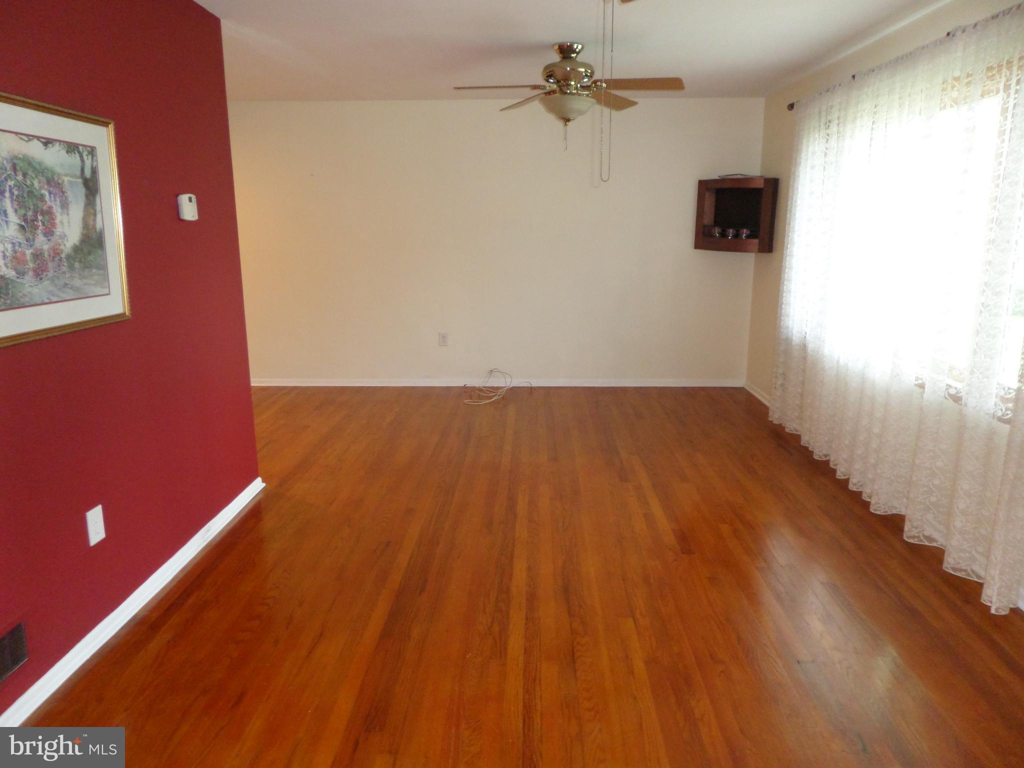 19 Hempstead Road Hamilton, NJ 08610 - Photo 9 of 42 Living Room
