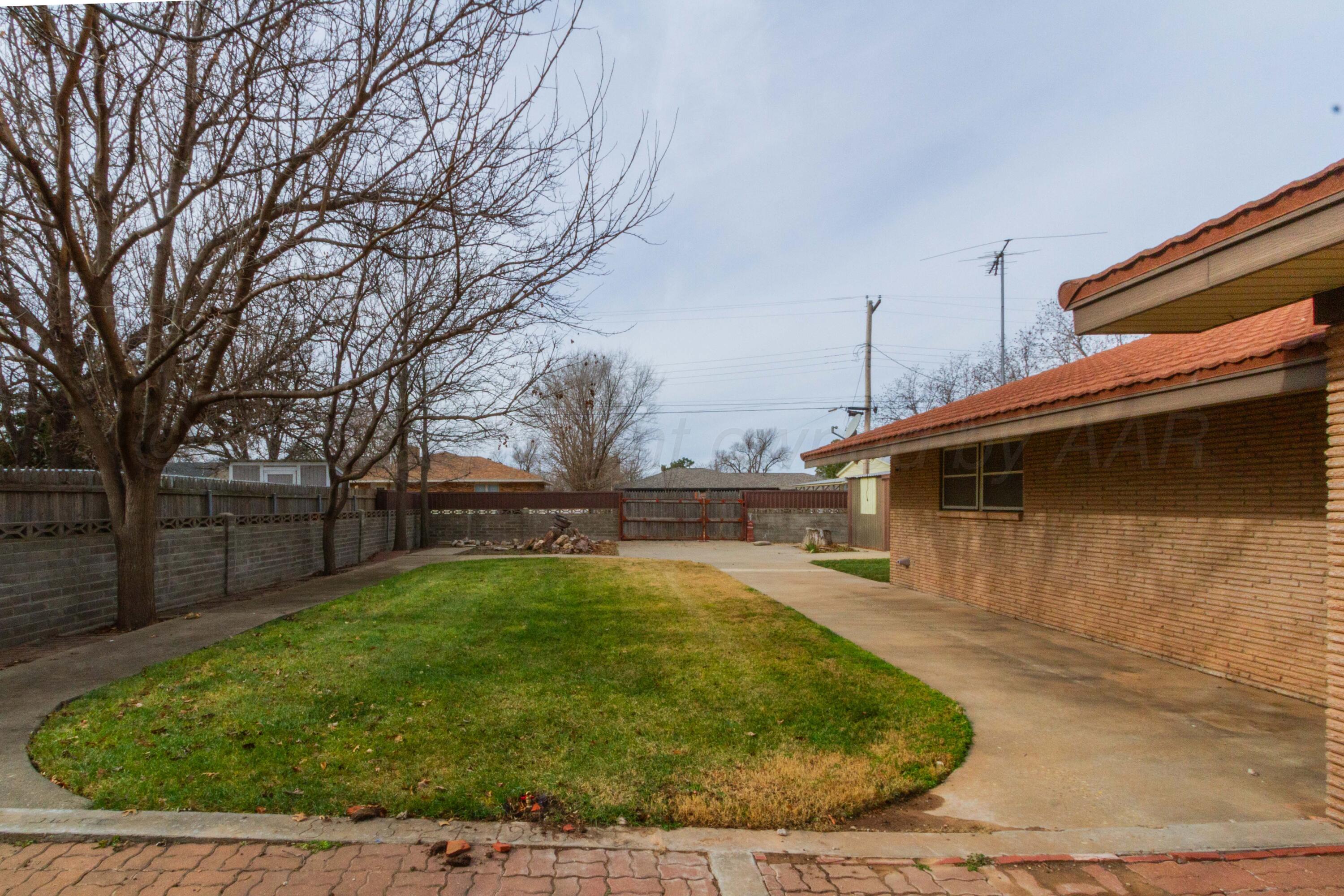 901 West 2nd Street Claude, TX 79019 - Photo 12 of 64 BACKYARD