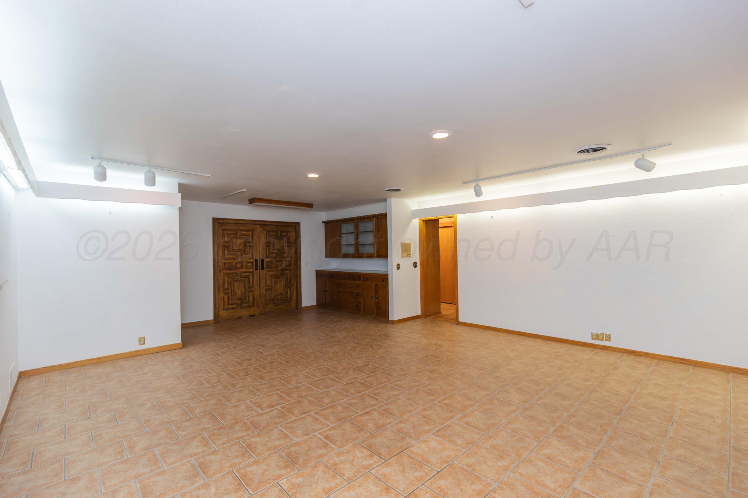 901 West 2nd Street Claude, TX 79019 - Photo 16 of 64 LIVING ROOM VIEW 2