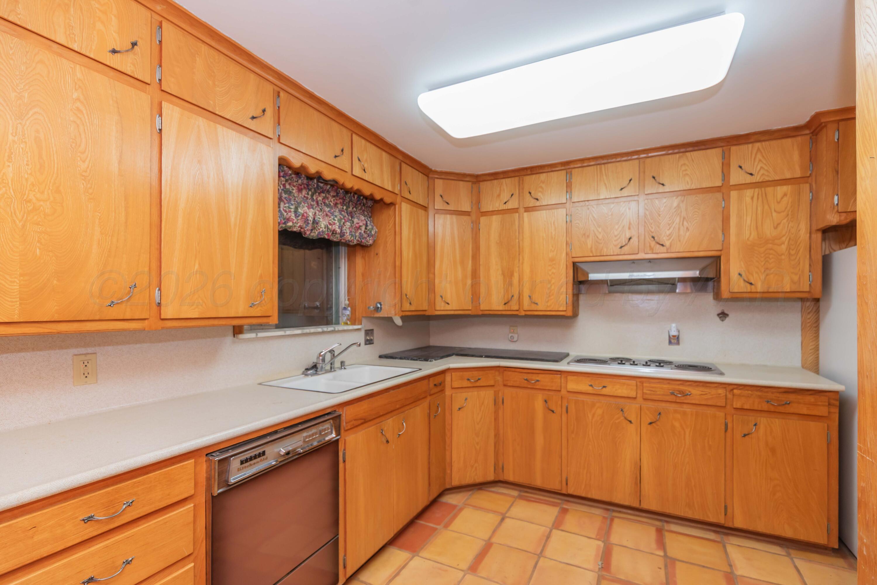 901 West 2nd Street Claude, TX 79019 - Photo 20 of 64 KITCHEN 2 VIEW 1