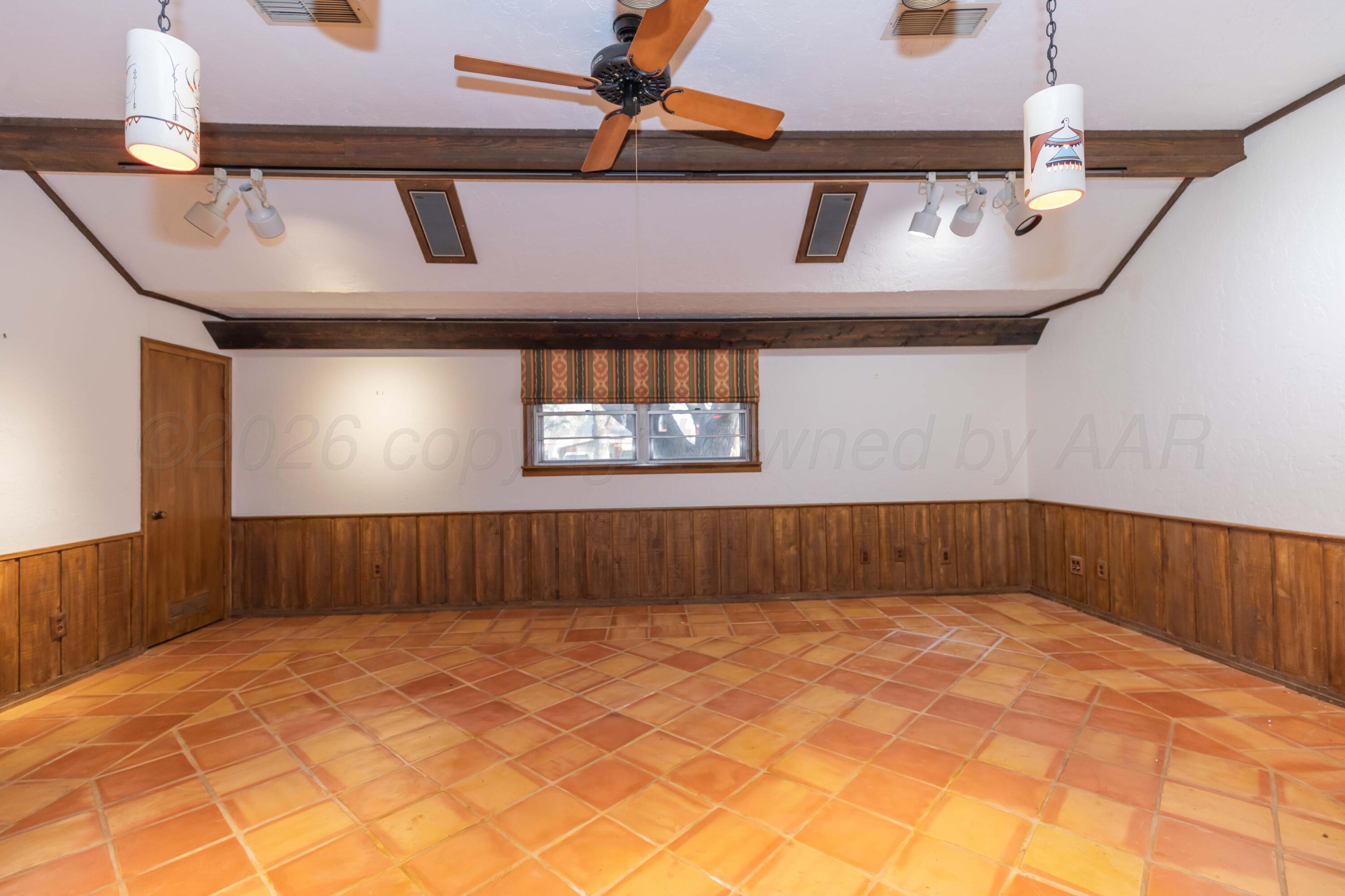 901 West 2nd Street Claude, TX 79019 - Photo 24 of 64 DEN VIEW 2