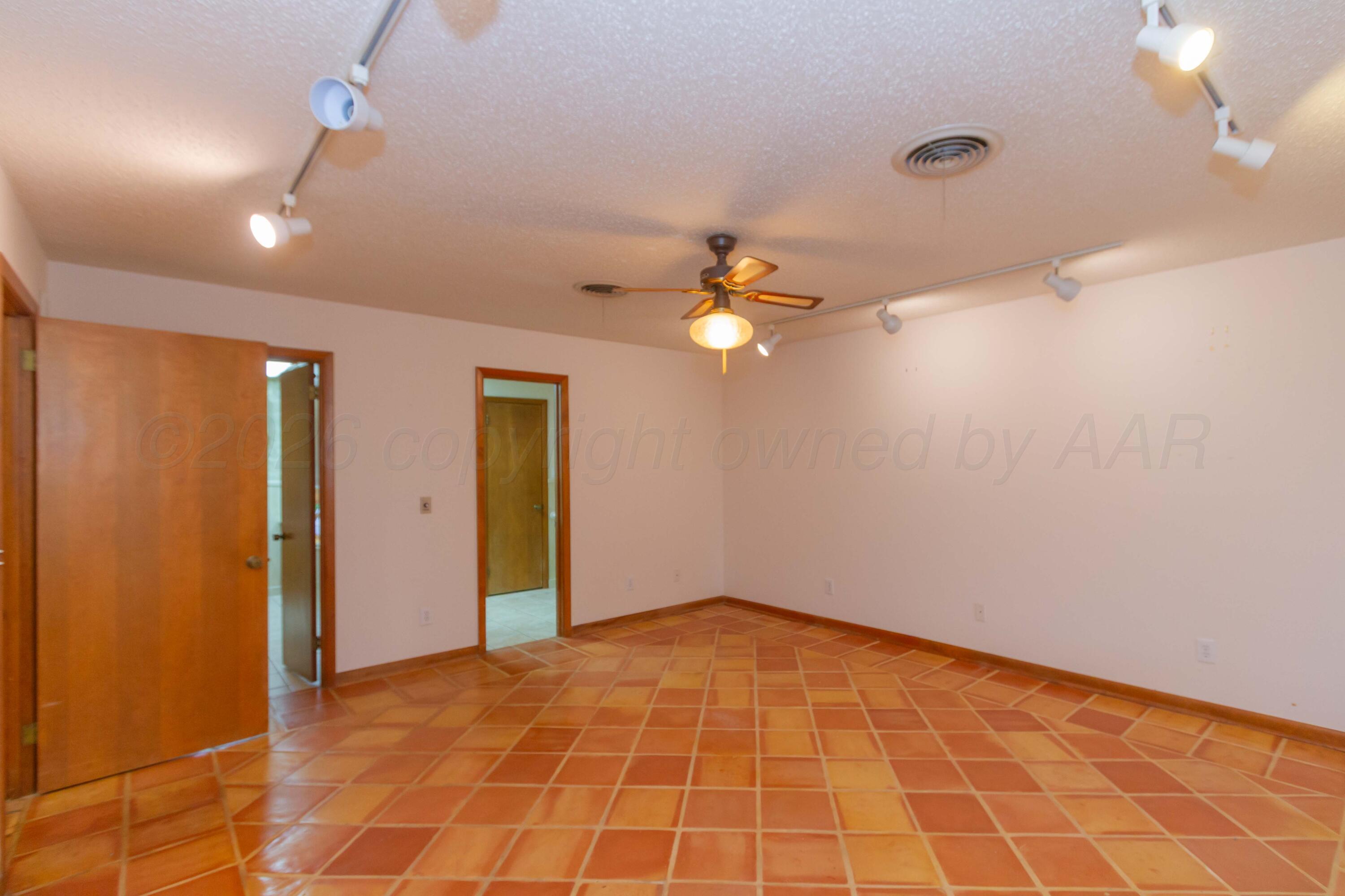 901 West 2nd Street Claude, TX 79019 - Photo 29 of 64 PRIMARY VIEW 2