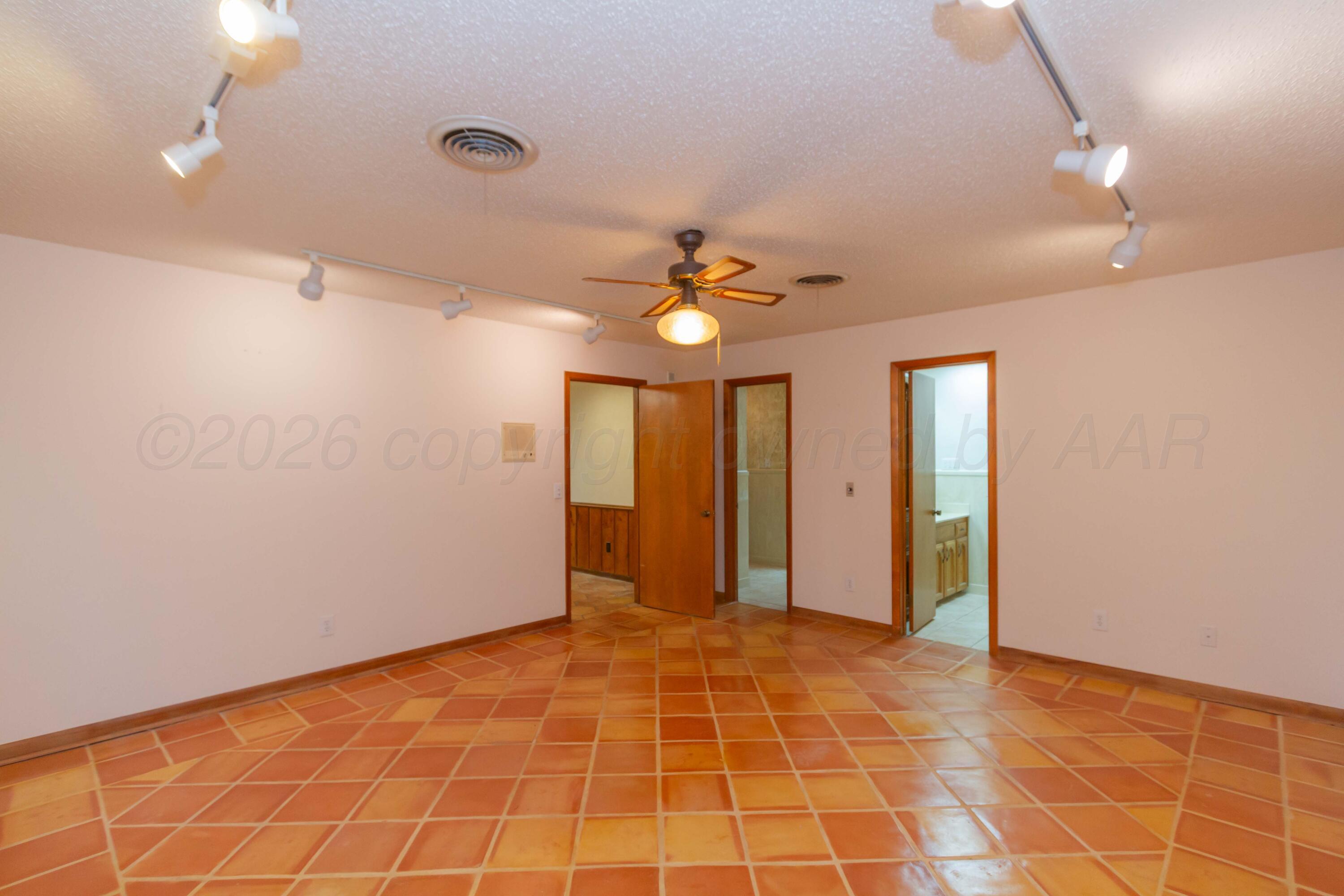 901 West 2nd Street Claude, TX 79019 - Photo 30 of 64 PRIMARY VIEW 3