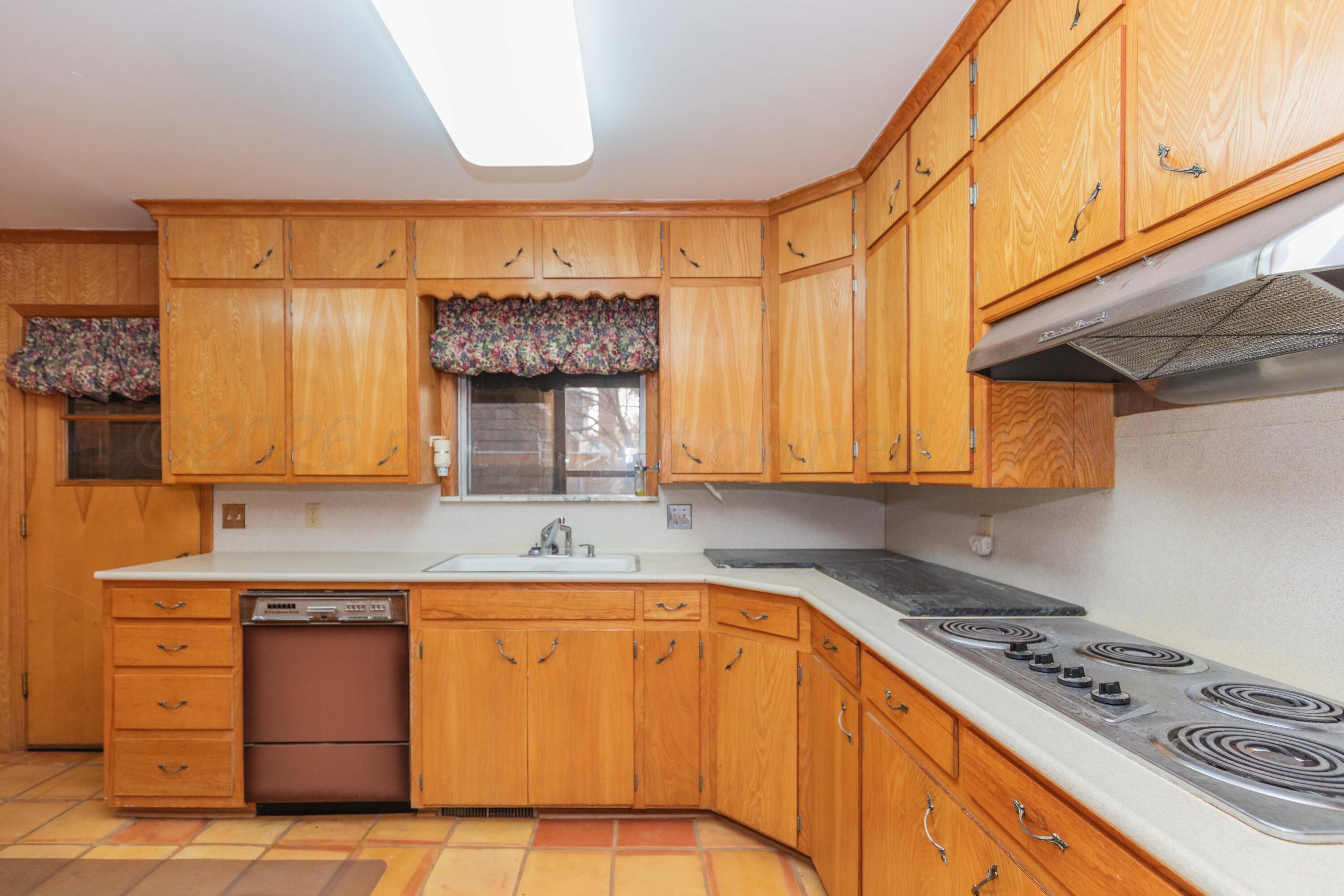 901 West 2nd Street Claude, TX 79019 - Photo 6 of 64 KITCHEN 2