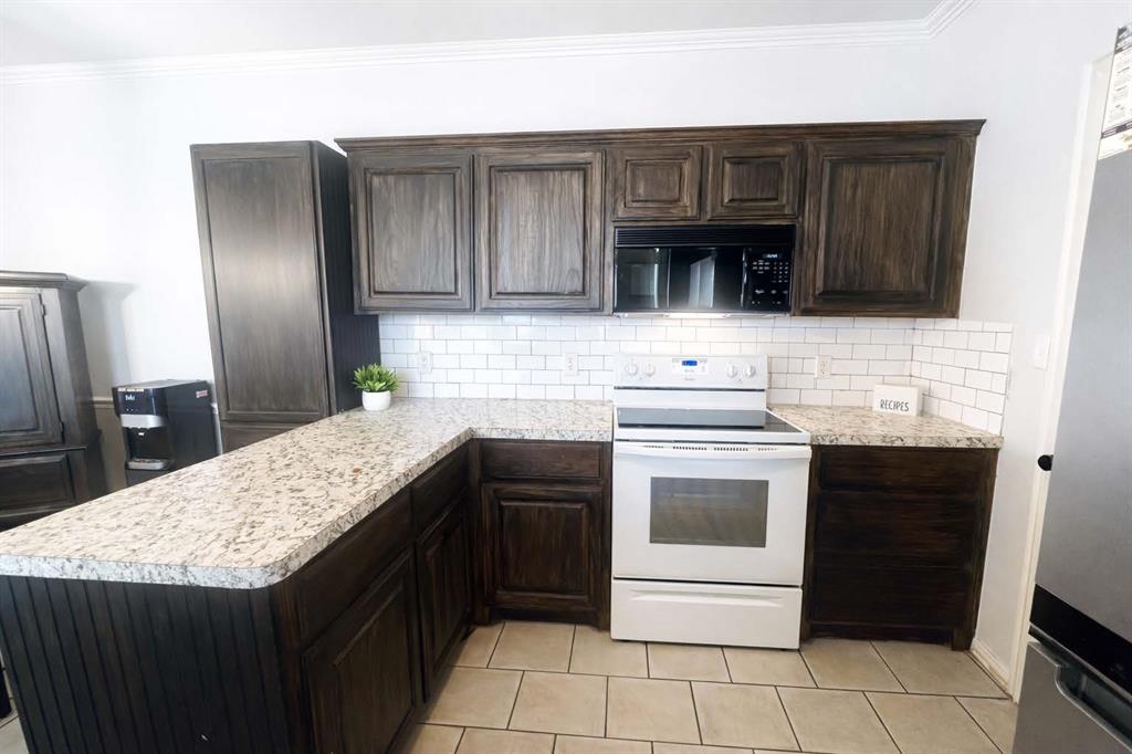 505 South First Street, Unit A Grandview, TX 76050 - Photo 4 of 22