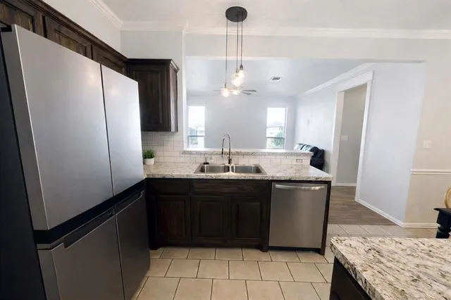 $1,700 | 505 South First Street, Unit A, Grandview, TX 76050