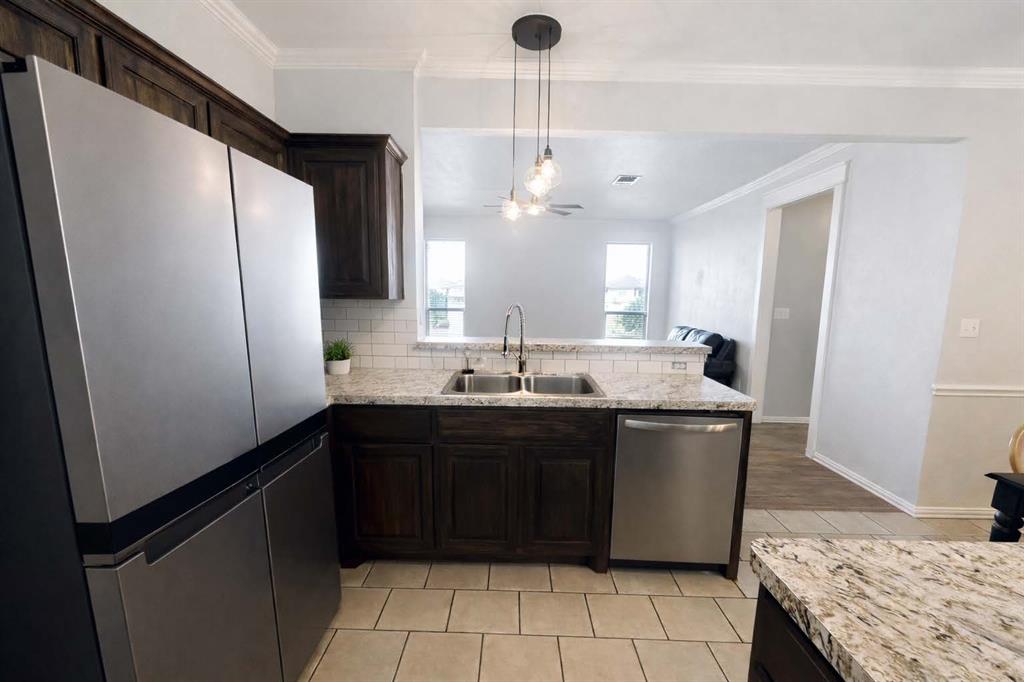 505 South First Street, Unit A Grandview, TX 76050 - Photo 5 of 22