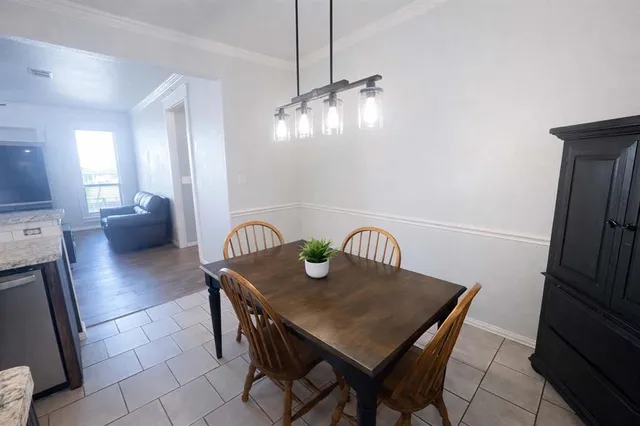 $1,700 | 505 South First Street, Unit A, Grandview, TX 76050