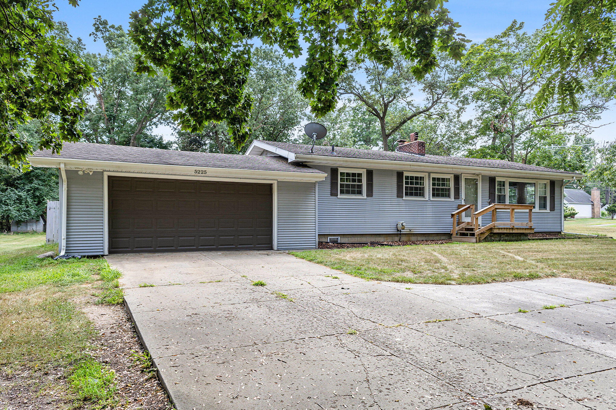 5225 Merriman Road Jackson, MI 49201 - Photo 2 of 25 002_file_468