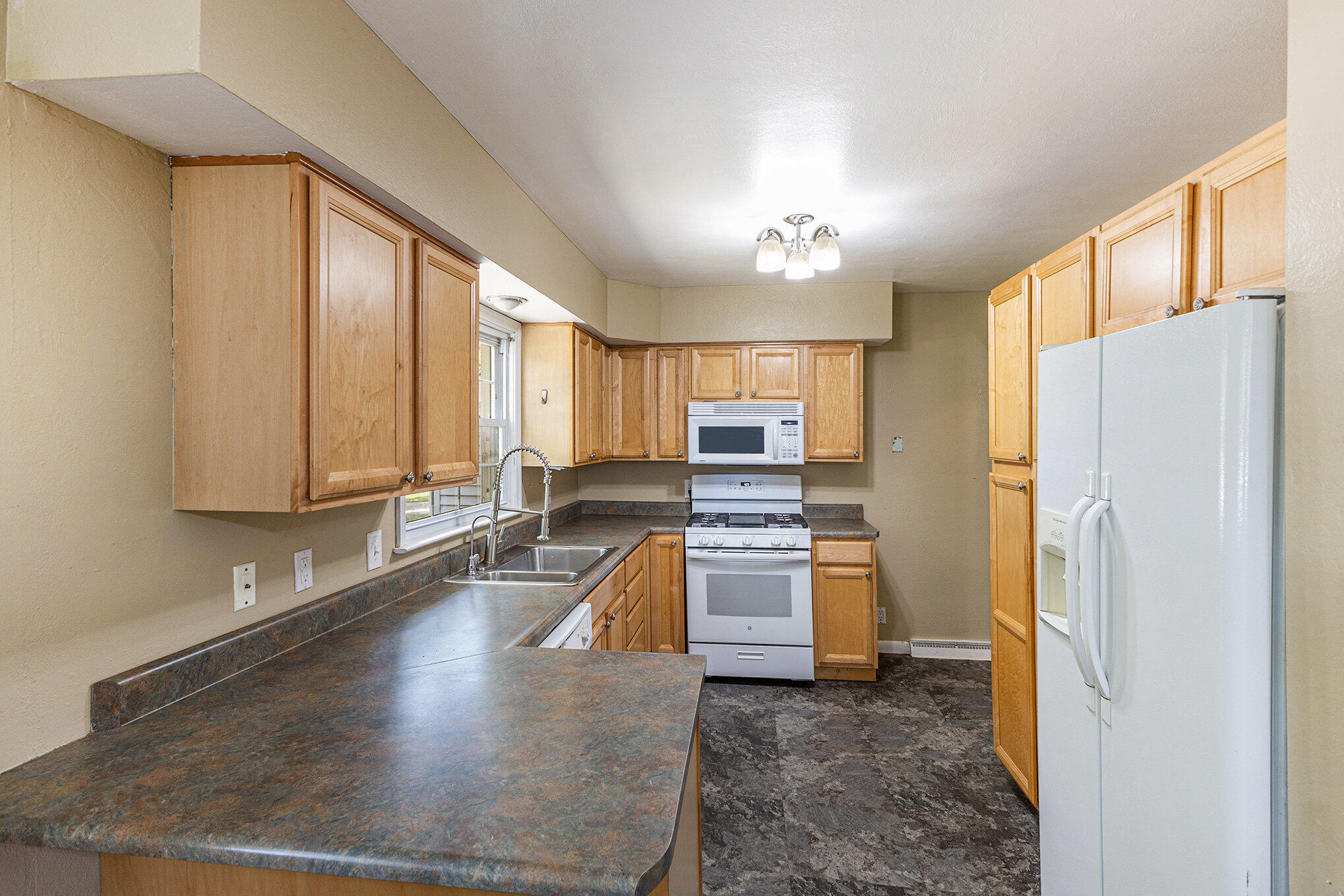 5225 Merriman Road Jackson, MI 49201 - Photo 8 of 25 008_file_194