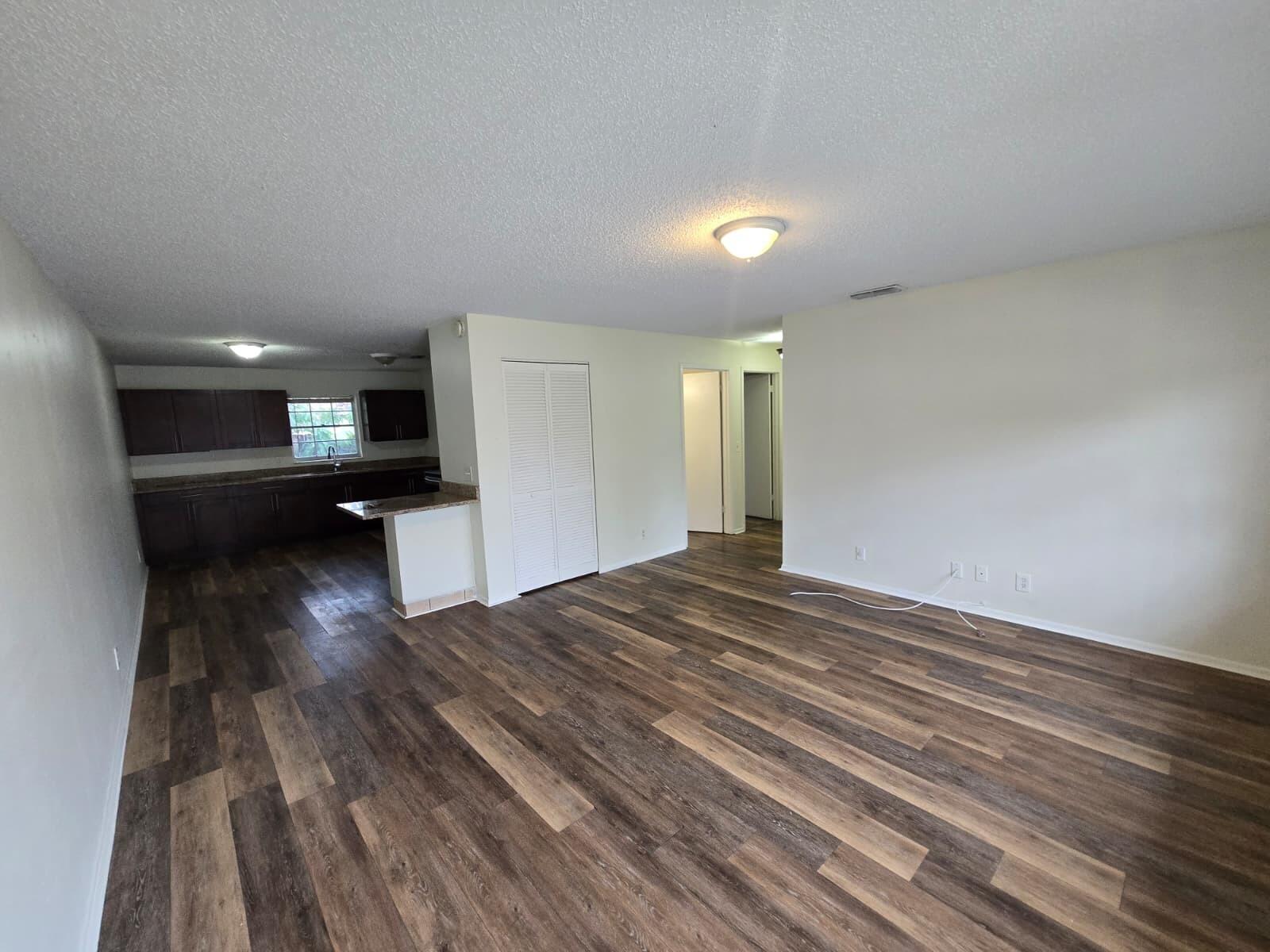 3882 Dale Road Palm Springs, FL 33406 - Photo 5 of 17 WhatsApp Image 2025-12-09 at 16.41.35 (5