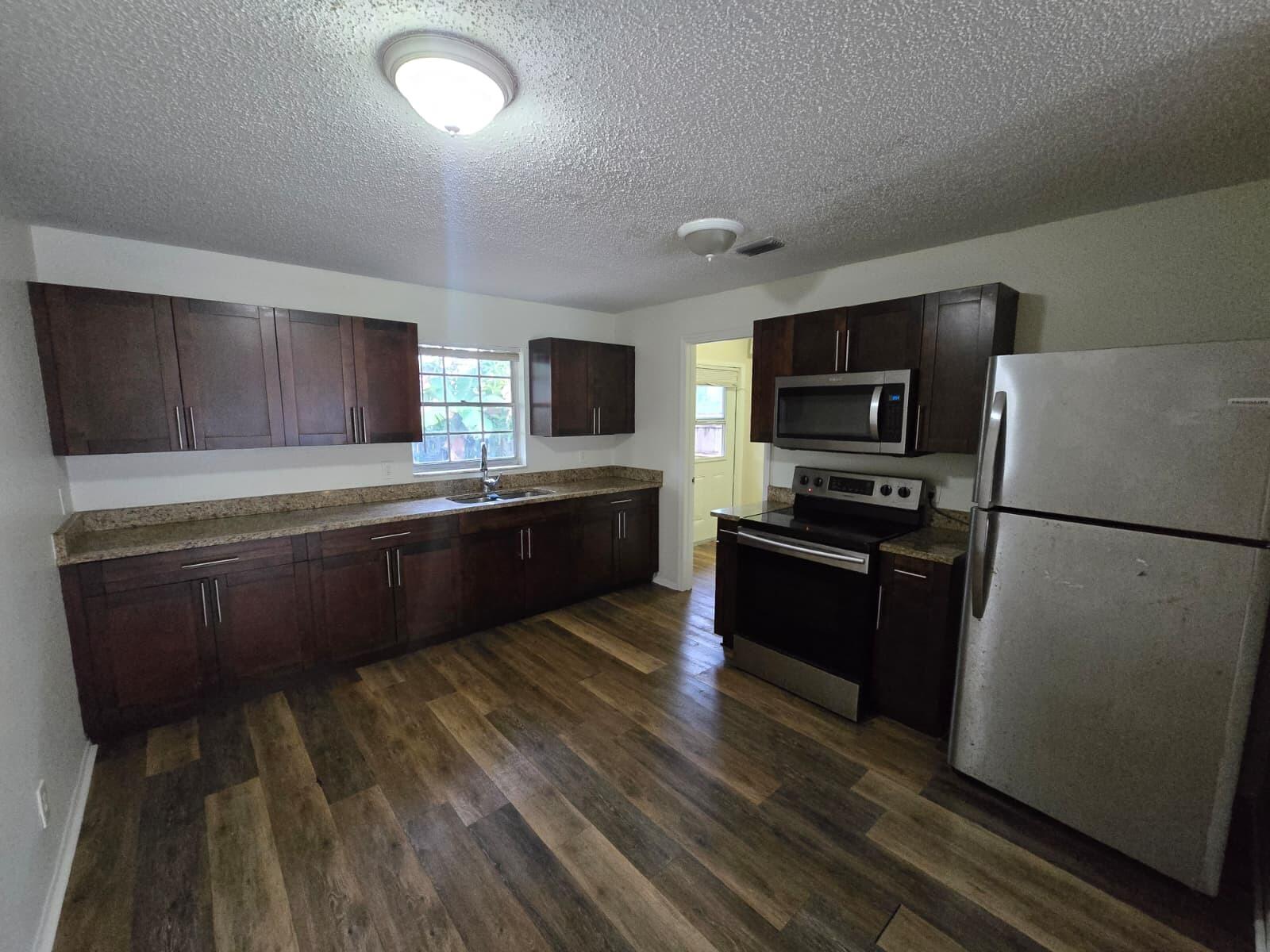 3882 Dale Road Palm Springs, FL 33406 - Photo 8 of 17 WhatsApp Image 2025-12-09 at 16.41.34 (1