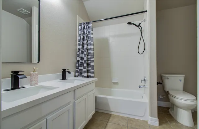 $499,000 | 8427 East Windhaven Terrace Trail, Cypress, TX 77433