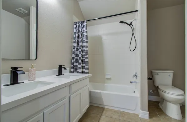 $485,000 | 8427 East Windhaven Terrace Trail, Cypress, TX 77433