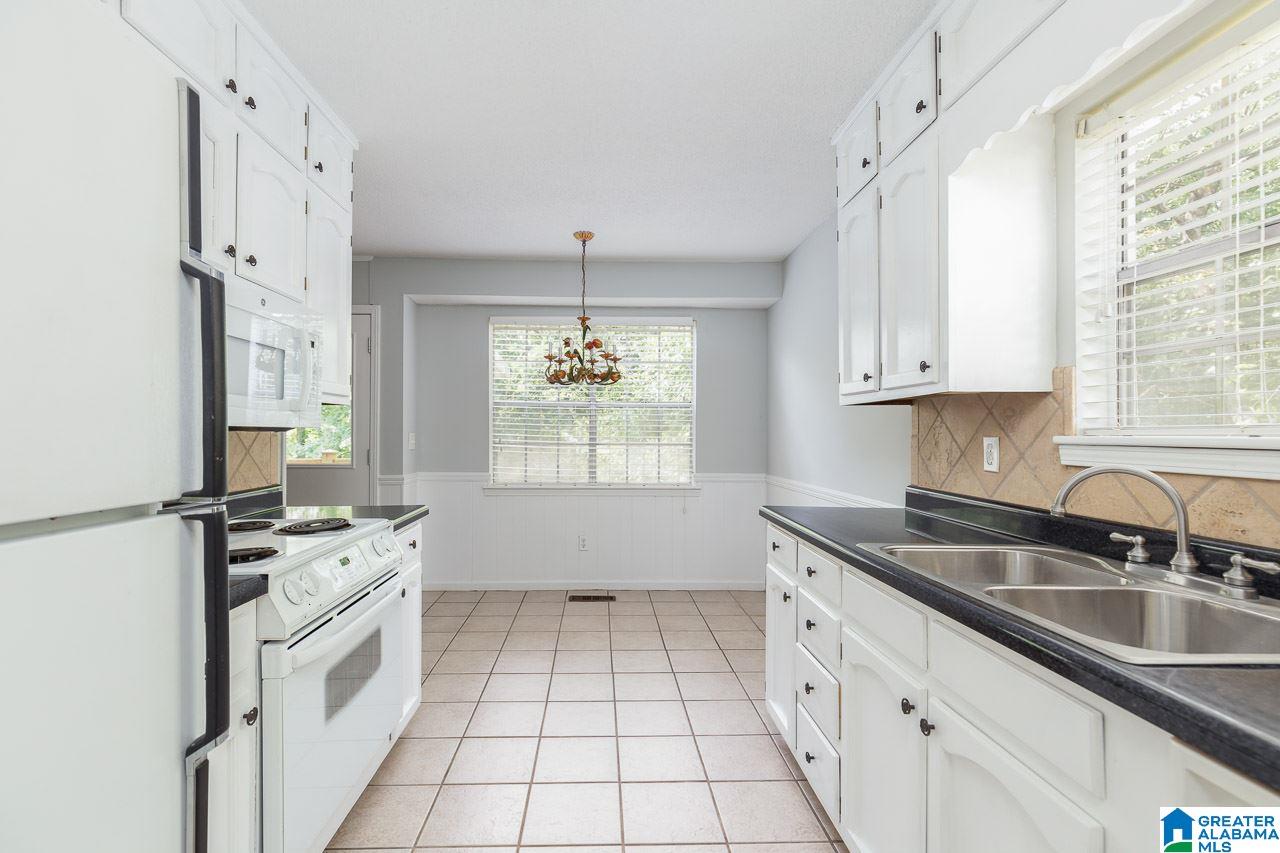 1045 Blue Ridge Boulevard Birmingham, AL 35226 - Photo 11 of 36