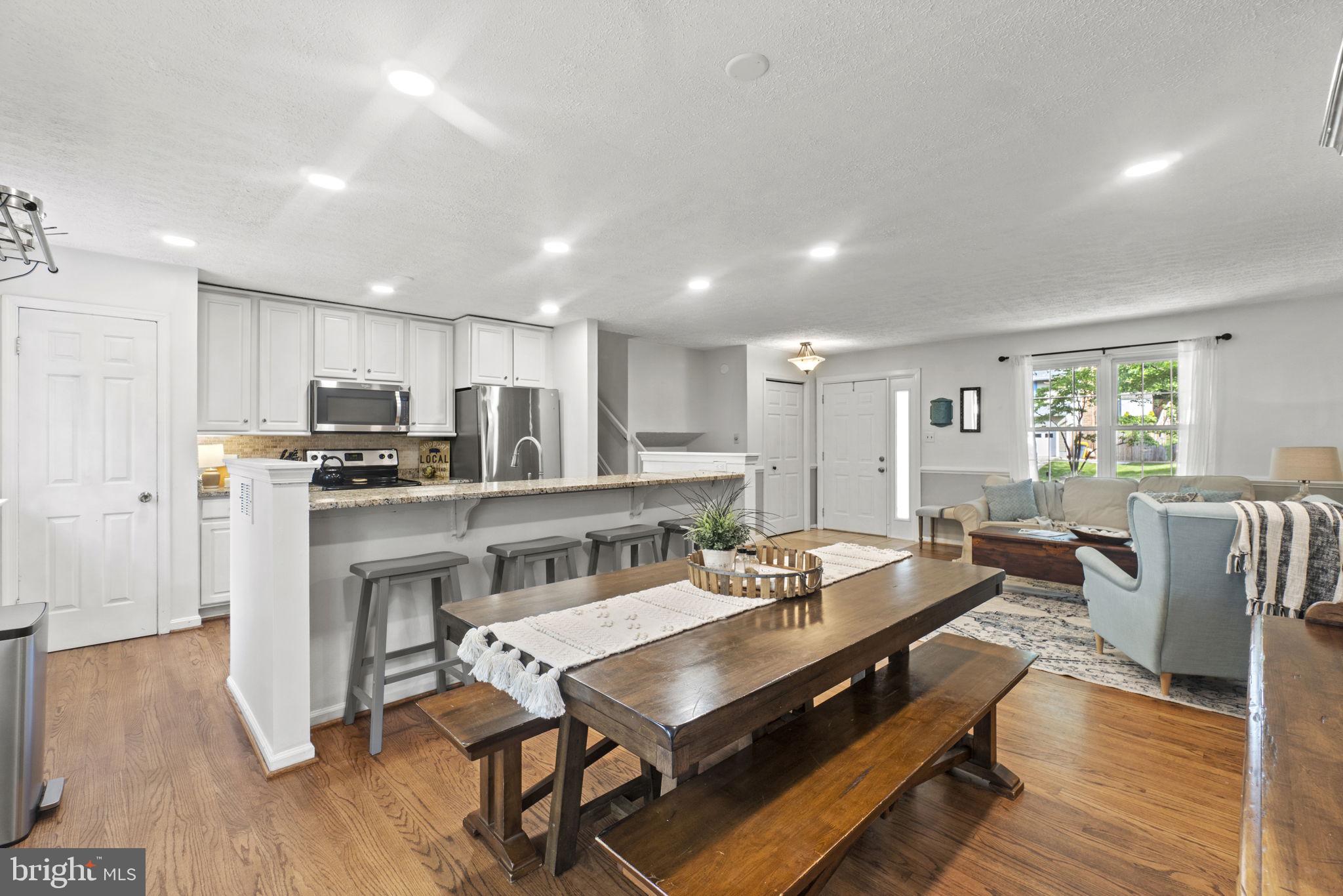 287 Waycross Way Arnold, MD 21012 - Photo 9 of 34 Open, bright and awesome!!