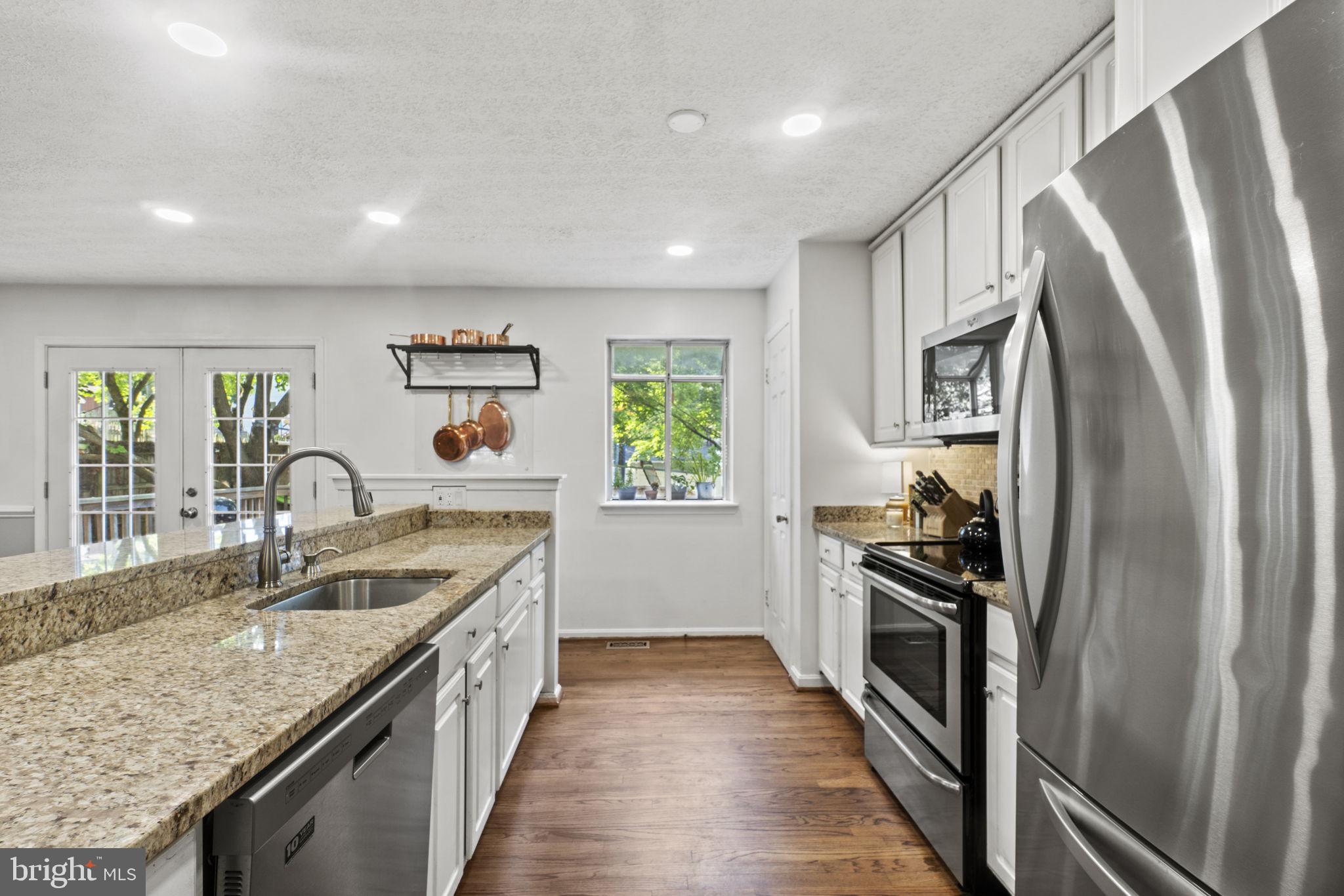 287 Waycross Way Arnold, MD 21012 - Photo 10 of 34 Tons of prep and cabinet space