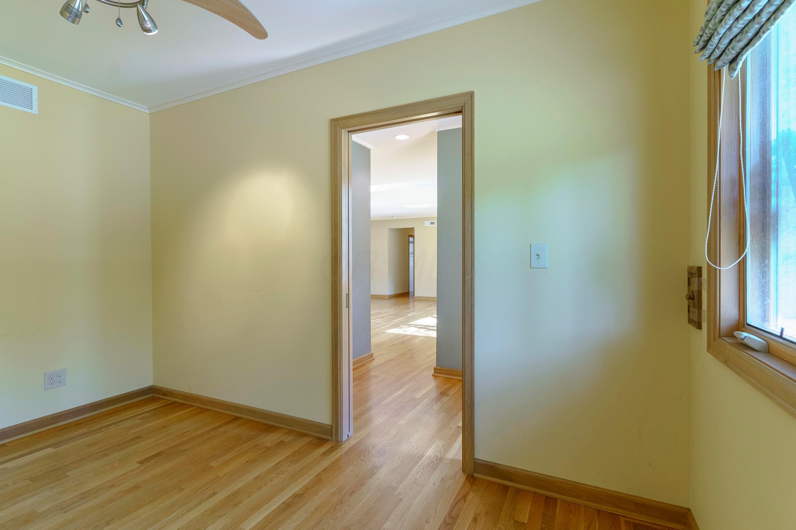111 South Harding Road Columbus, OH 43209 - Photo 30 of 41