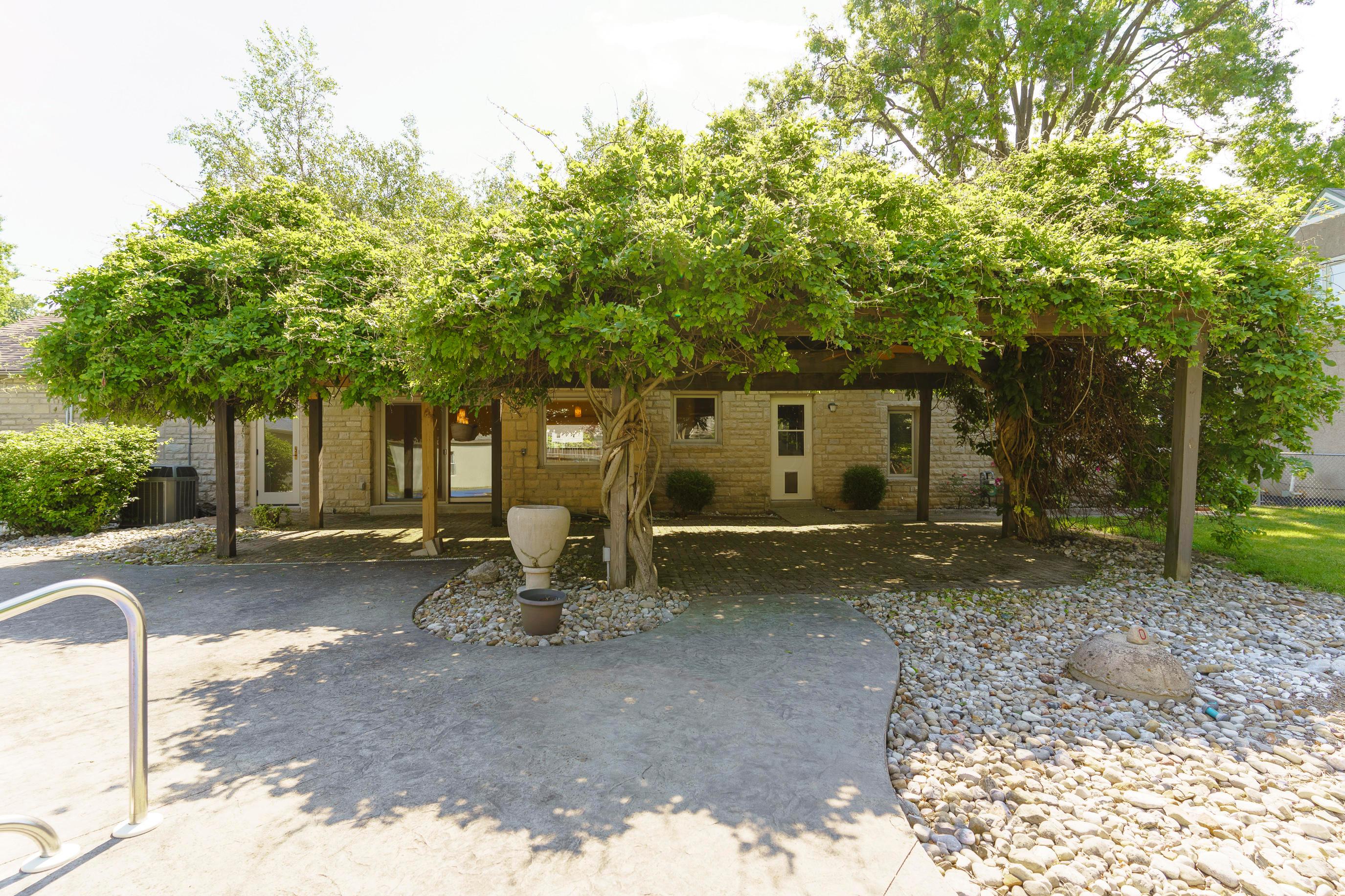 111 South Harding Road Columbus, OH 43209 - Photo 35 of 41