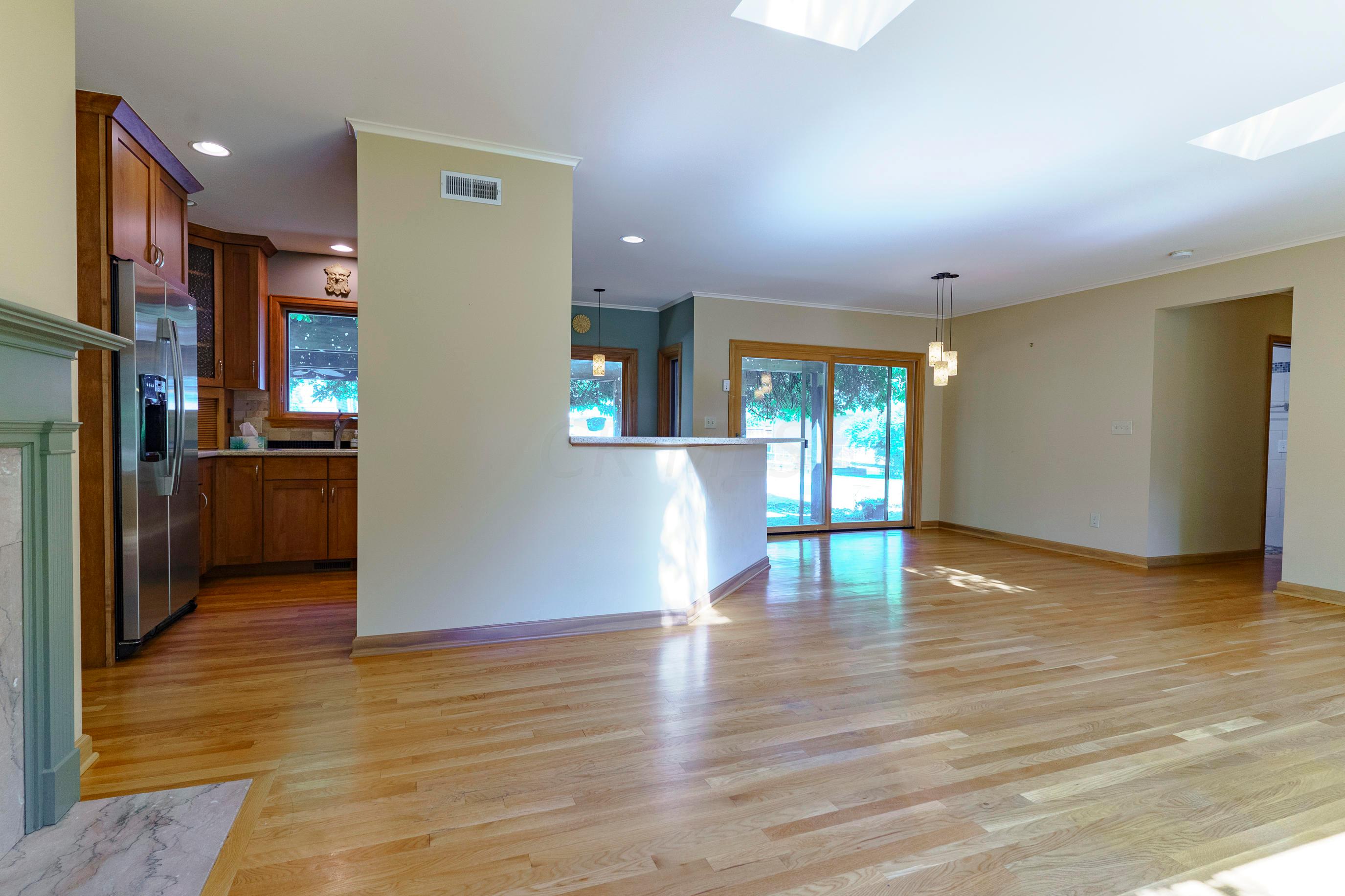 111 South Harding Road Columbus, OH 43209 - Photo 4 of 41