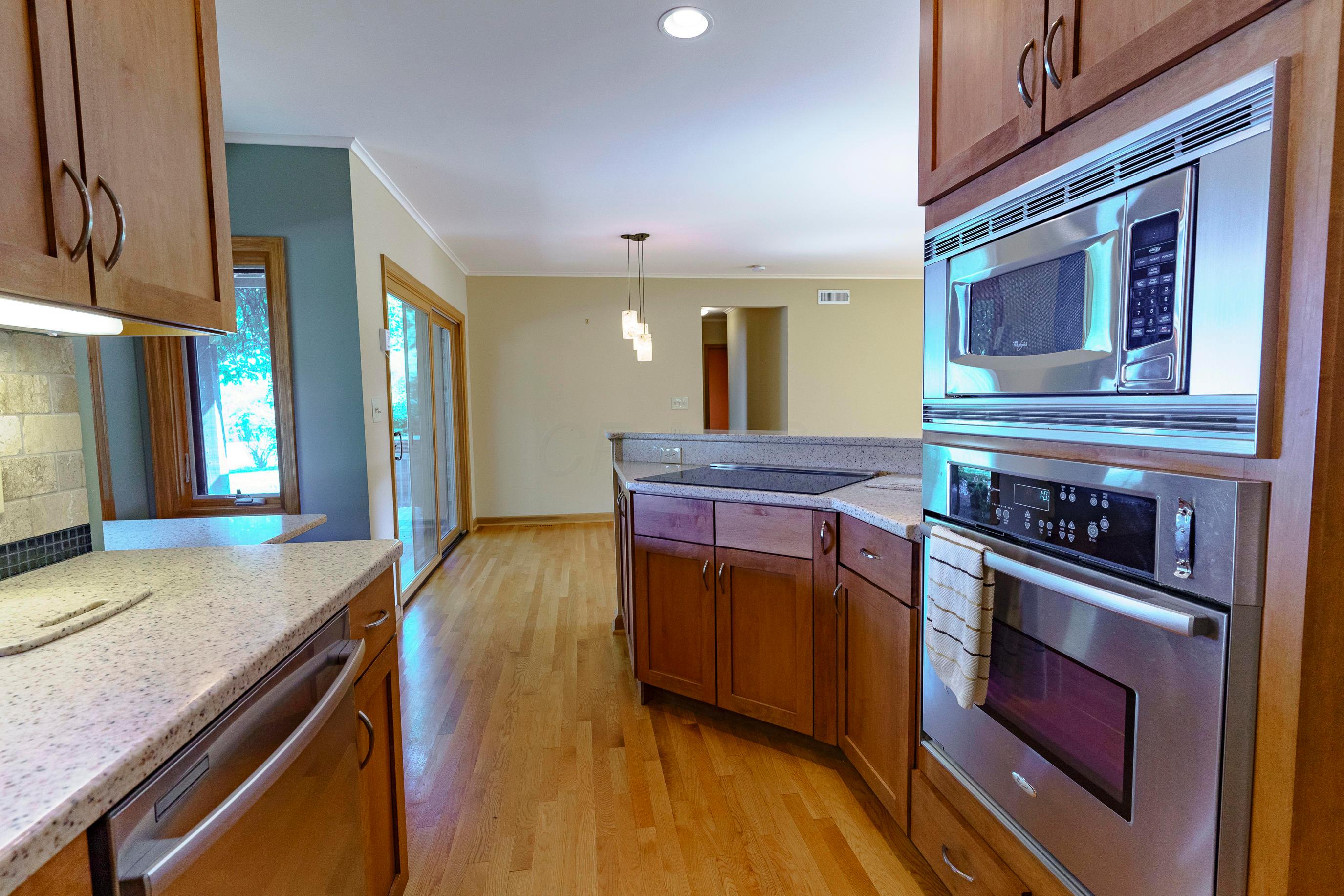 111 South Harding Road Columbus, OH 43209 - Photo 8 of 41