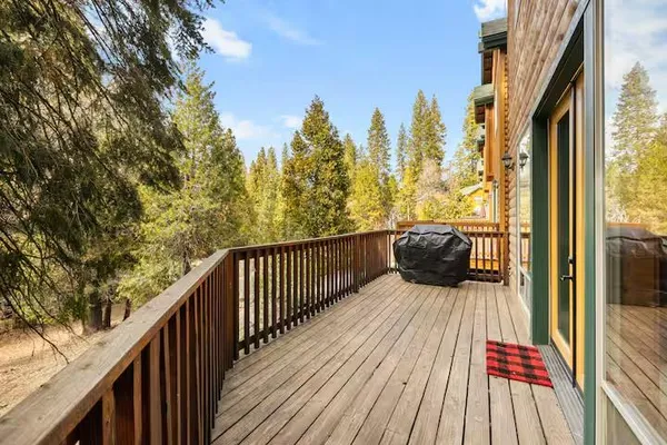 $559,000 | 40830 Village Pass Lane, Unit 22, Shaver Lake, CA 93664
