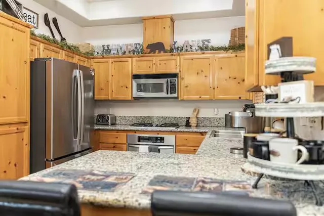 $559,000 | 40830 Village Pass Lane, Unit 22, Shaver Lake, CA 93664