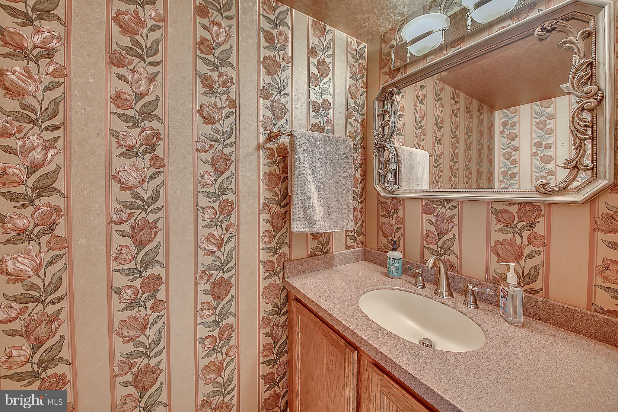 305 Newgate Road Langhorne, PA 19047 - Photo 17 of 37 Powder Room