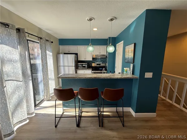 $424,999 | 252 Walkers Cay Drive, Osage Beach, MO 65065