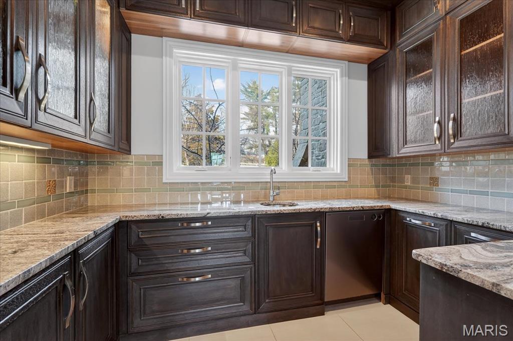 9998 Litzsinger Road Ladue, MO 63124 - Photo 14 of 59