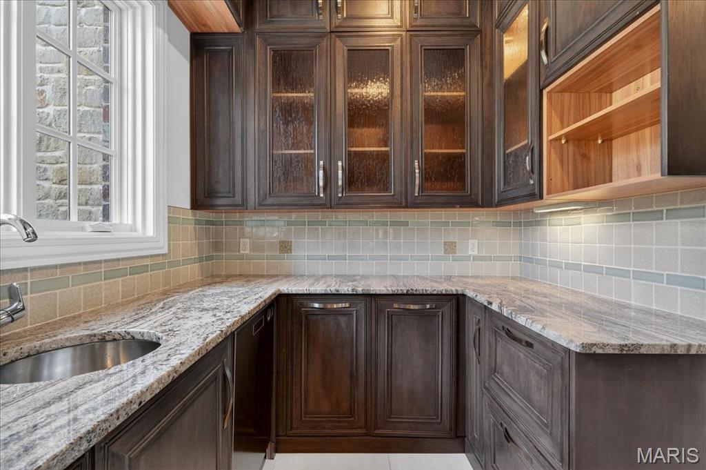9998 Litzsinger Road Ladue, MO 63124 - Photo 19 of 68