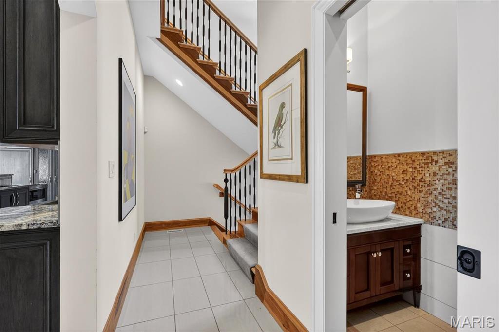 9998 Litzsinger Road Ladue, MO 63124 - Photo 31 of 59