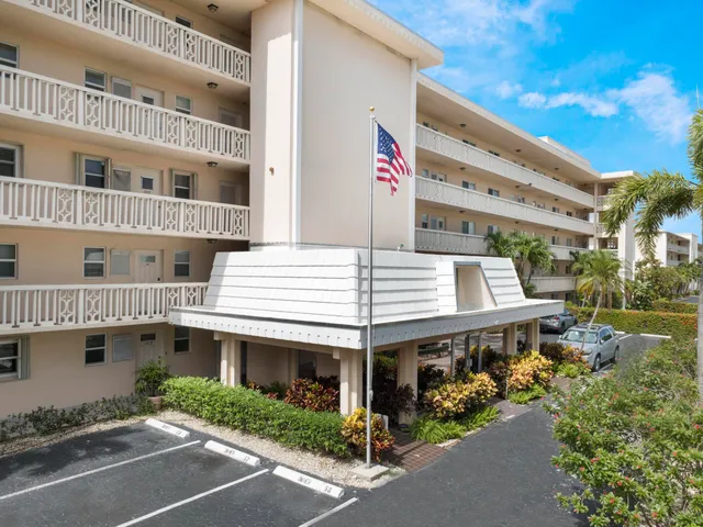 $5,300 | 750 Northeast Spanish River Boulevard, Unit 2020, Boca Raton, FL 33431