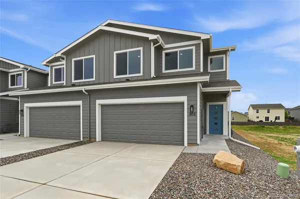 $419,900 | 302 Bennett Avenue, Bennett, CO 80102