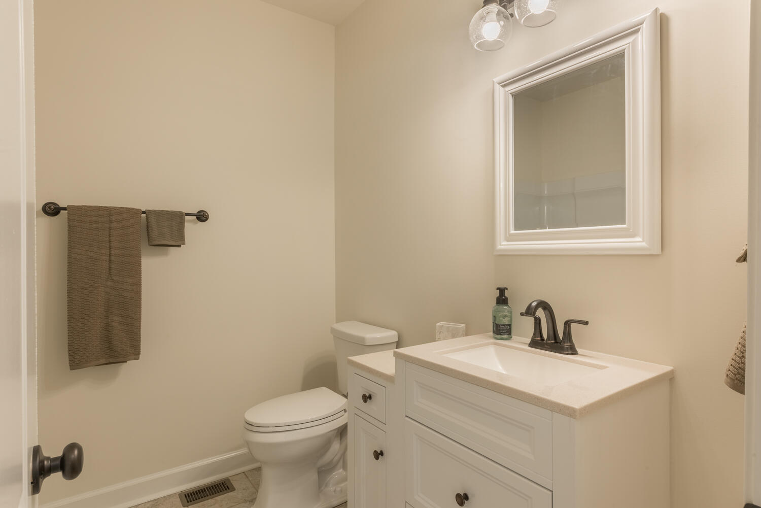 8544 Daisy Dallas Road Hixson, TN 37343 - Photo 17 of 19 8544 Daisy Dallas Bathroom