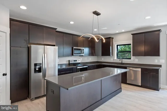 $825,000 | 6425 Lakeridge Drive, New Market, MD 21774