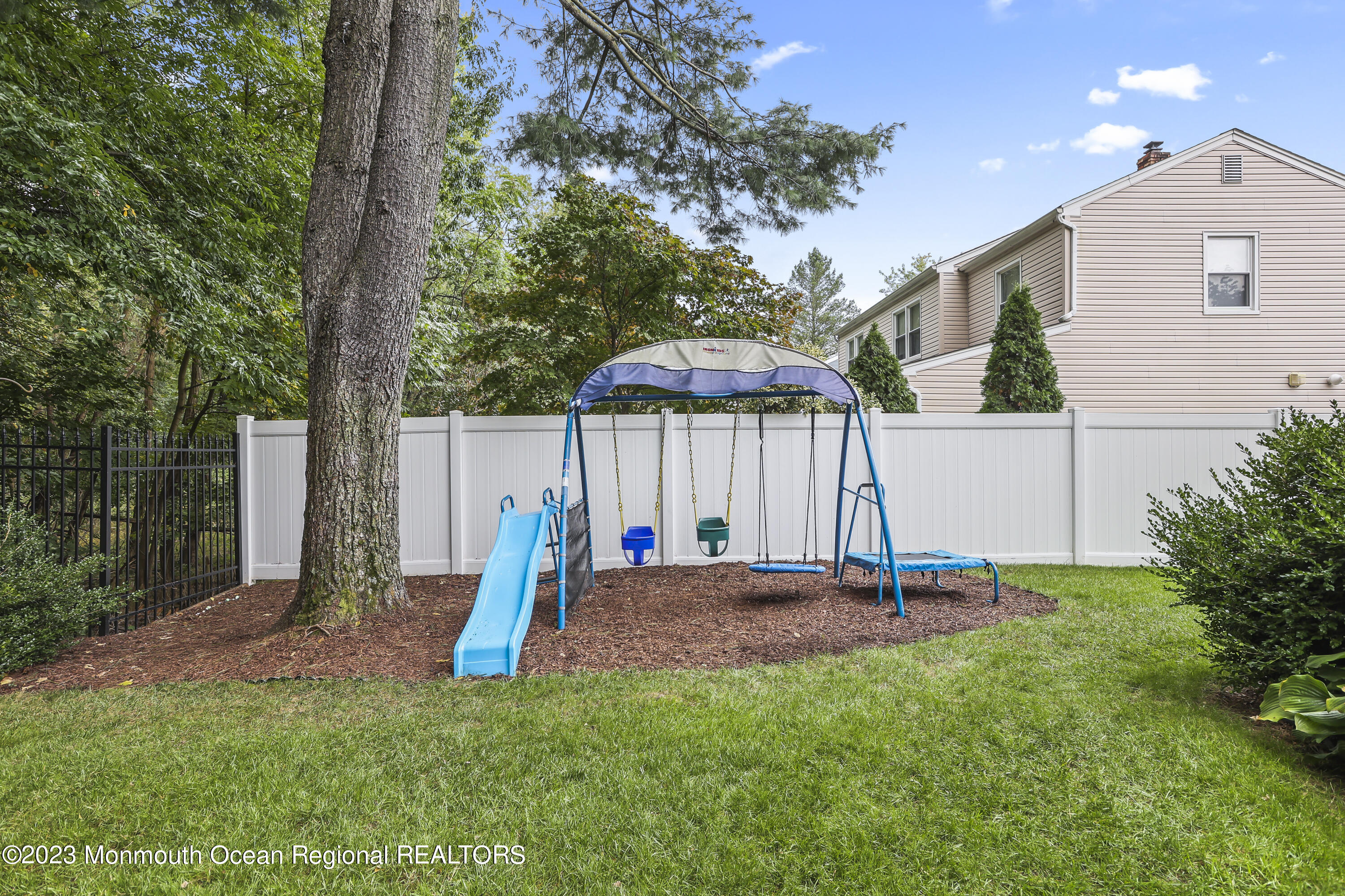 10 Templer Way Hazlet, NJ 07730 - Photo 30 of 36 10 Templer Way