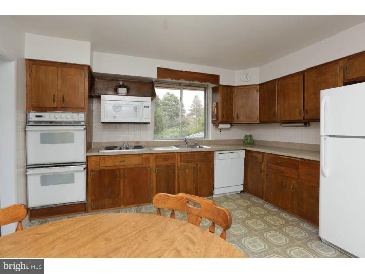 3516 Horton Road Newtown Square, PA 19073 - Photo 9 of 19 Kitchen