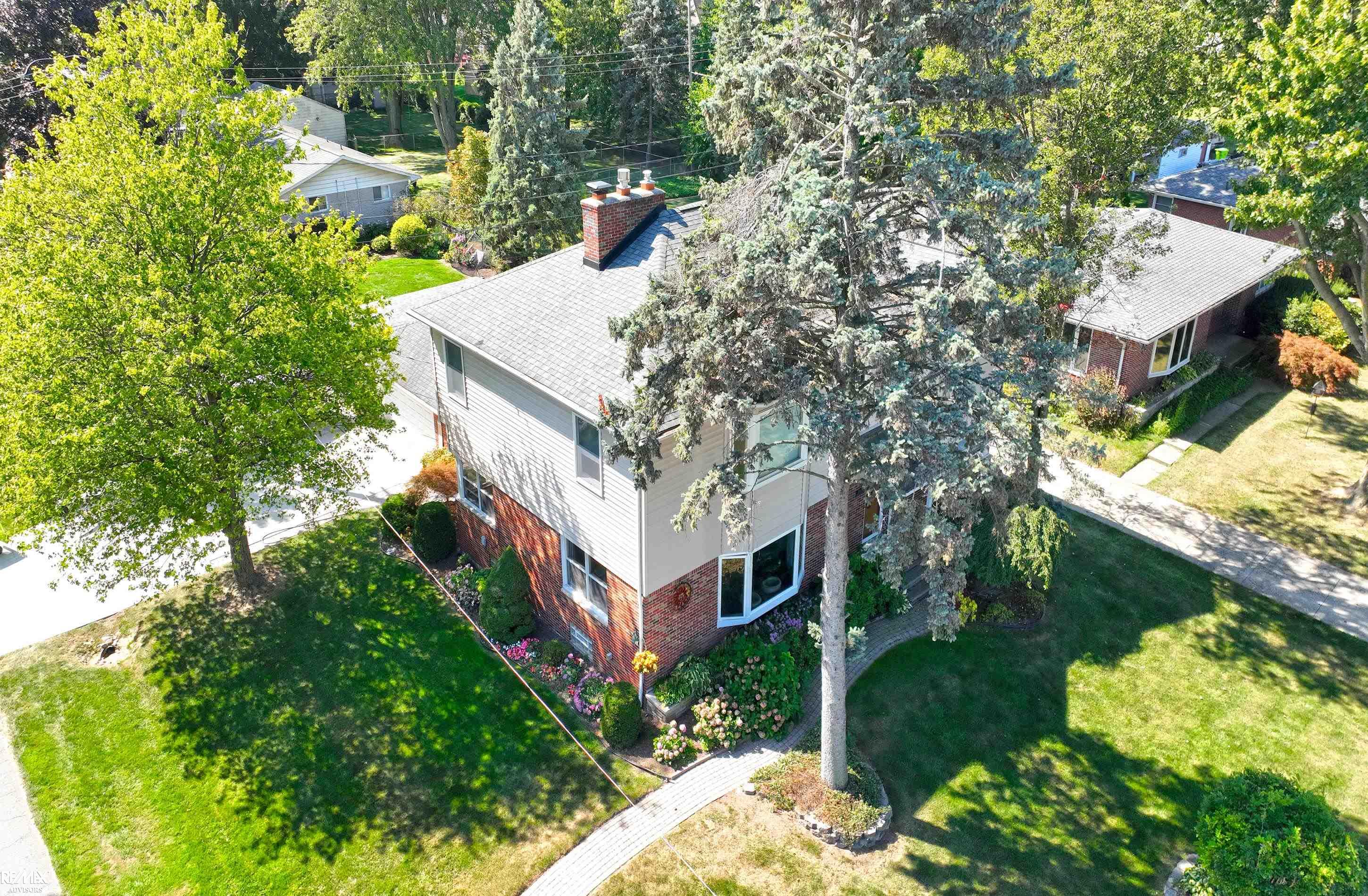 28900 South River Road Harrison Township, MI 48045 - Photo 17 of 81