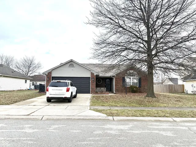 $285,000 | 937 Ellington Circle, Greenwood, IN 46143