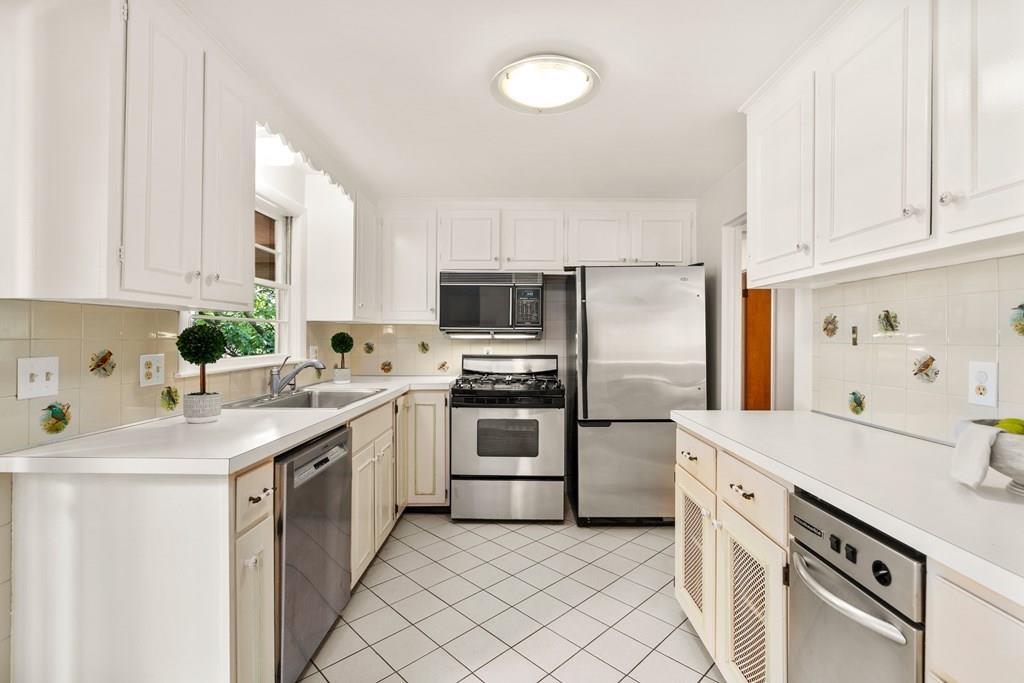 55 Stone Road Arlington, MA 02474 - Photo 5 of 29 Gallery Image 5