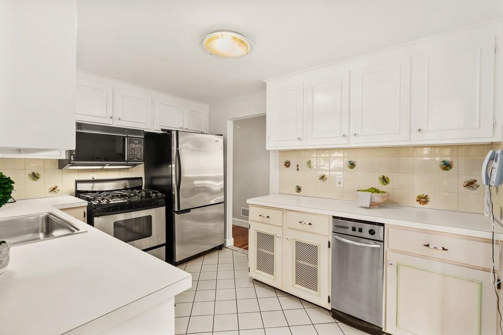 55 Stone Road Arlington, MA 02474 - Photo 6 of 29 Gallery Image 6