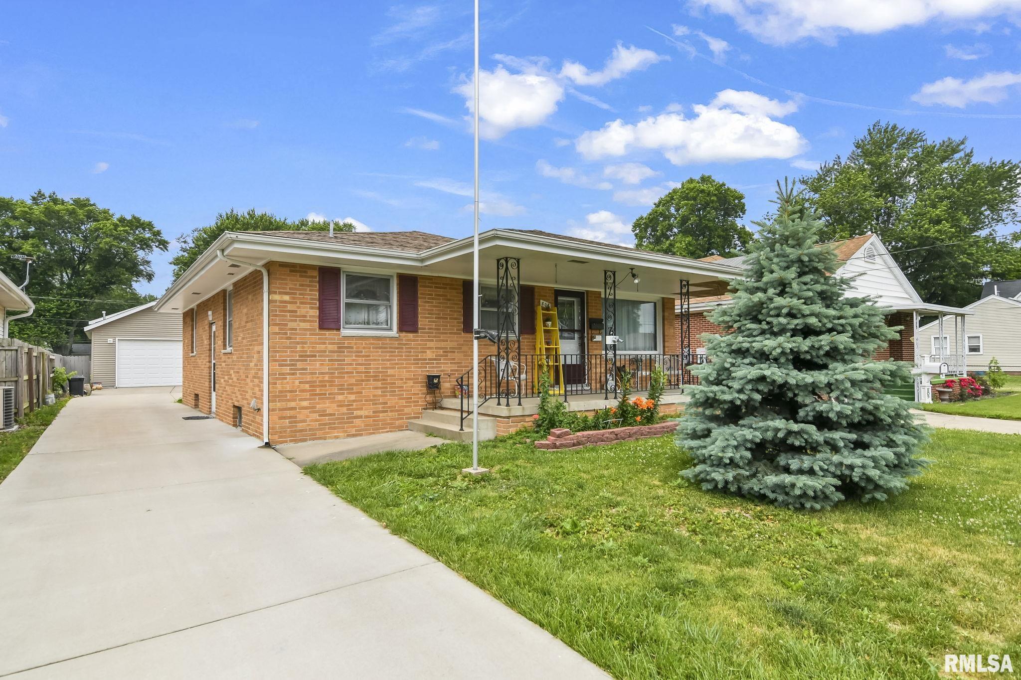 807 North Milton Avenue Springfield, IL 62702 - Photo 1 of 12 Gallery Image 1
