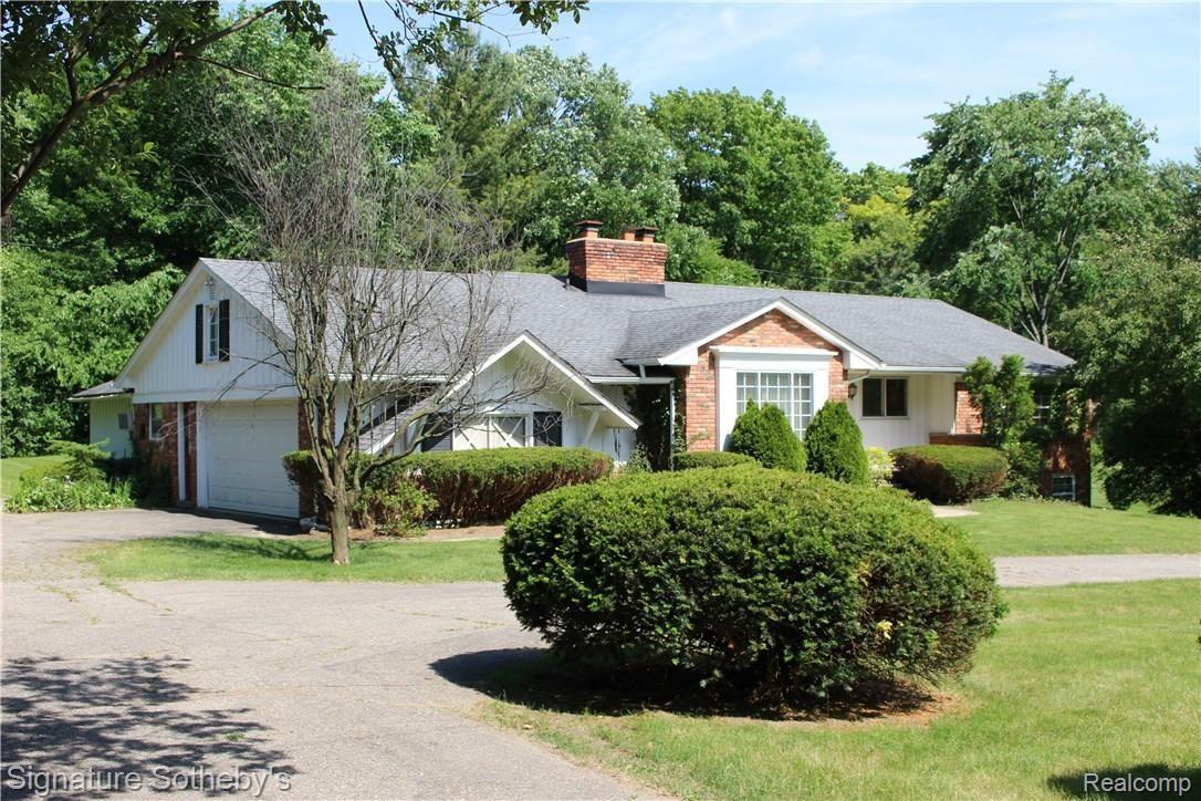 4375 Franklin Road Bloomfield Hills, MI 48302 - Photo 2 of 6 Front2.JPG