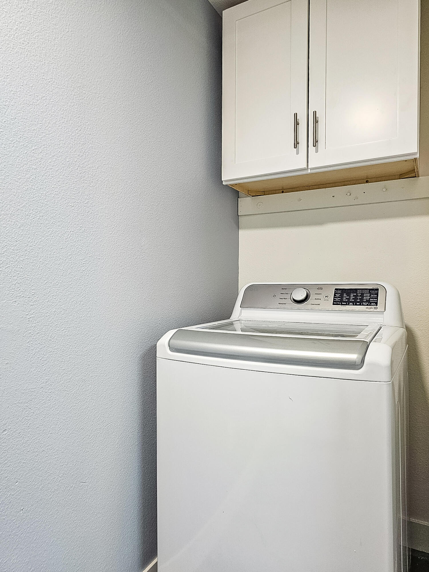 61786 Desert Air Road Joshua Tree, CA 92252 - Photo 25 of 54 a utility room with dryer and washer